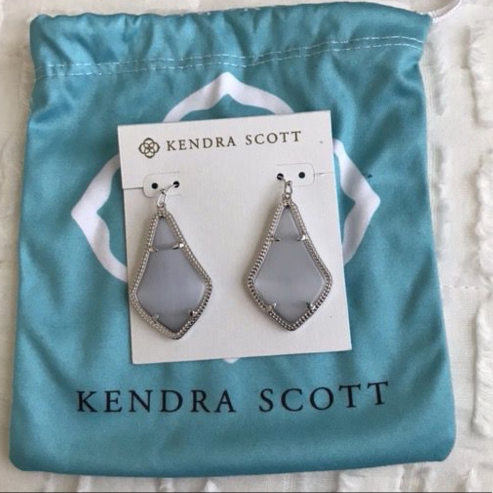 Kendra Scott drop earrings